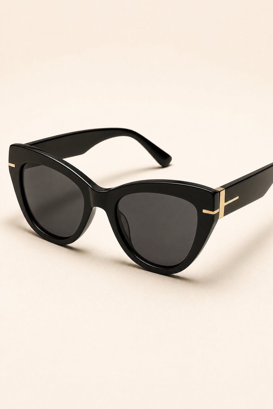 Montura Marea, cat-eye negra con detalle dorado